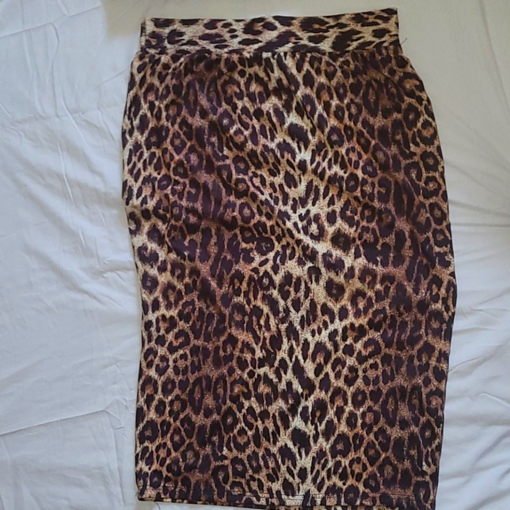 Brand New Midi Leopard Pencil Skirt